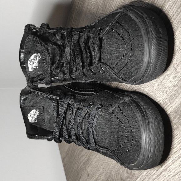 Vans Canvas Sk8-Hi Sneakers size 7 women / 5.5 men - Picture 2 of 5